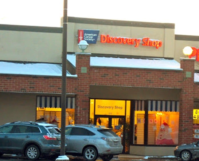 Front exterior photograph of the Akron, OH American Cancer Society Discovery Shop