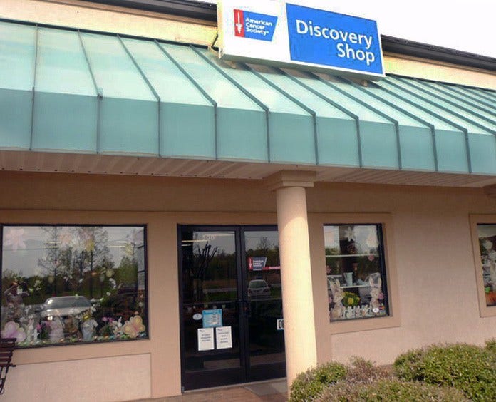 Front exterior photograph of the Smith Mountain Lake, VA American Cancer Society Discovery Shop